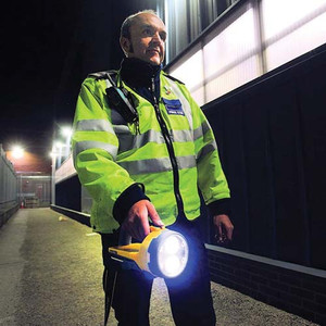 akkumulátoros kézilámpa